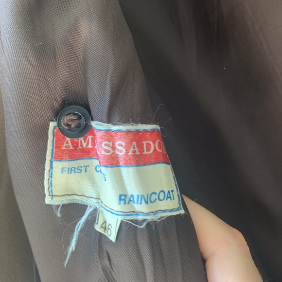 Vintage trench coat - Picture 2 of 7